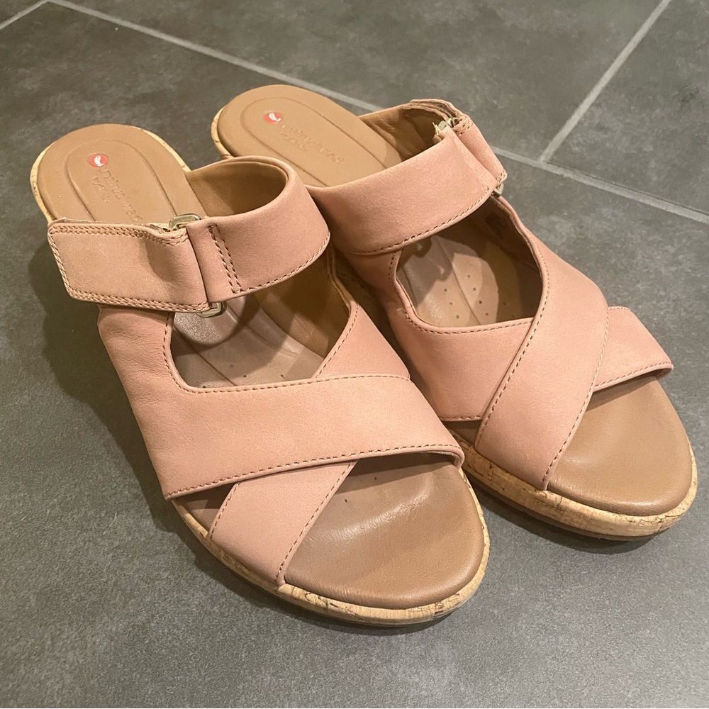 Clark’s: Unstructured Rose Wedge Sandals, size 9